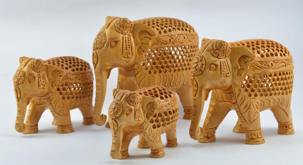 Jali Work Wooden Elephant Set